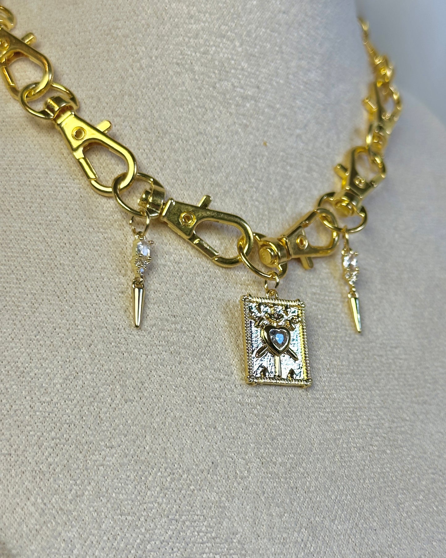 Gold Gothic Metal Clasp Choker Necklace - Three of Swords