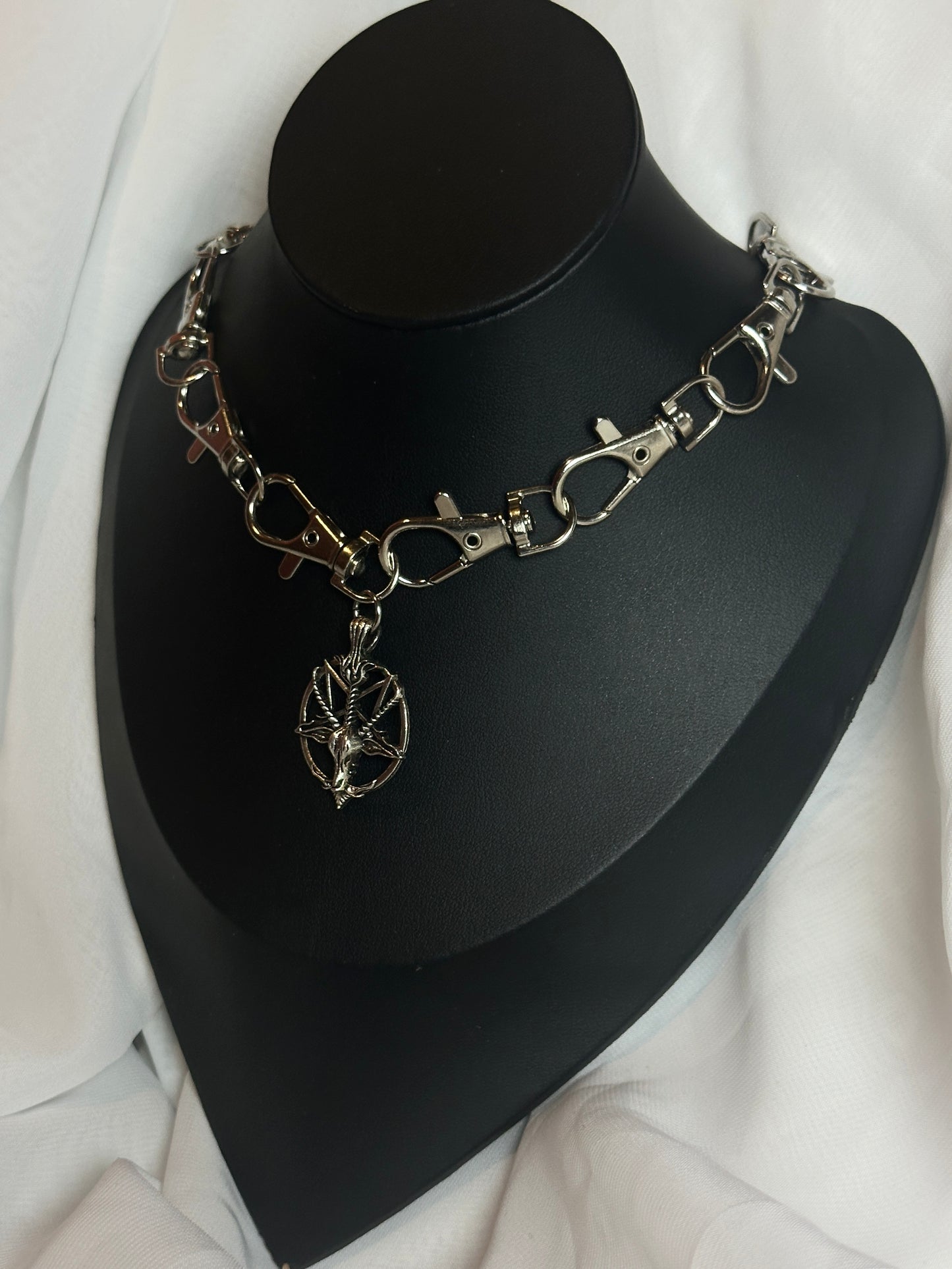 Silver Gothic Metal Clasp Choker Necklace - Baphomet Pentagram